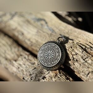 Vintage Style Silver Tone Locket Pendant Long Chain Secret Compartment Necklace